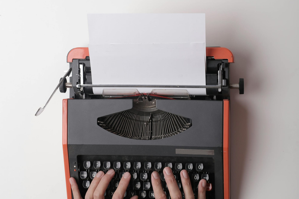 Writing Across Worlds: Hyperlocal and Hyperglobal Storytelling